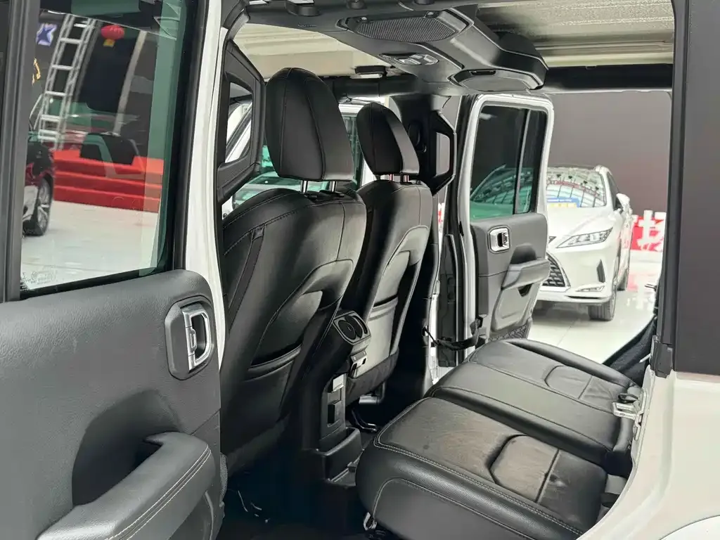 Jeep Wrangler PHEV 2022 из CN, фото 6