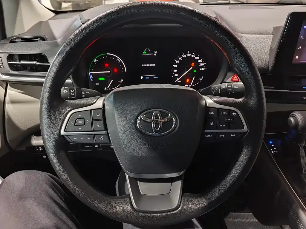 Toyota Granvia 2025 из CN, фото 10