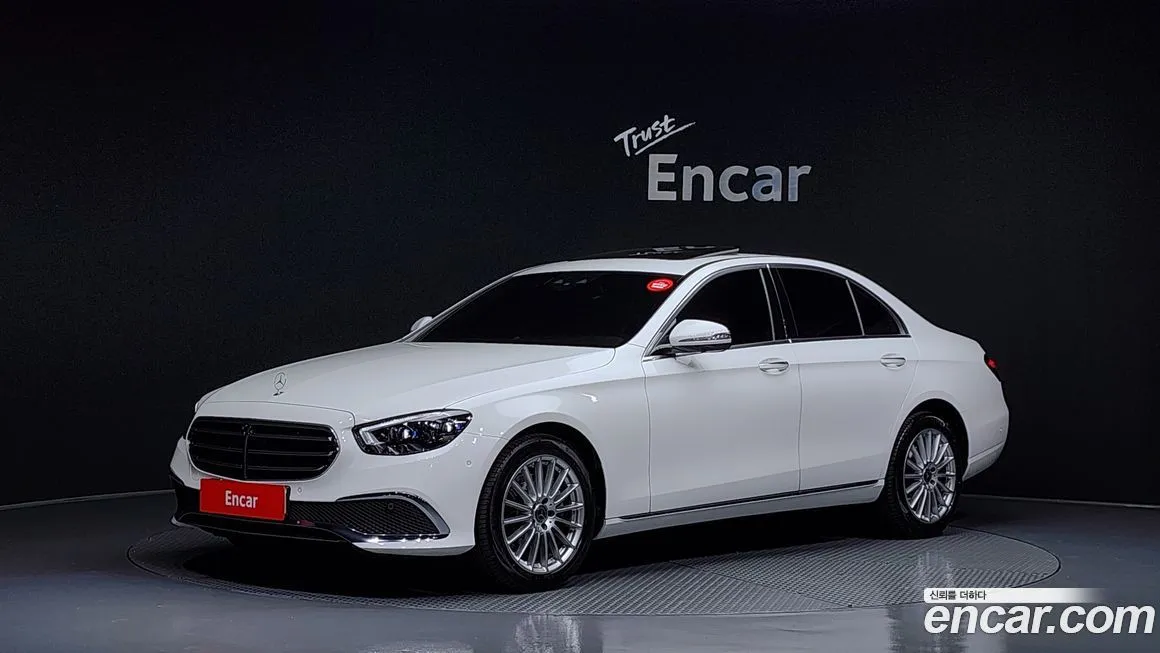 Mercedes-Benz E-Class — фото 1