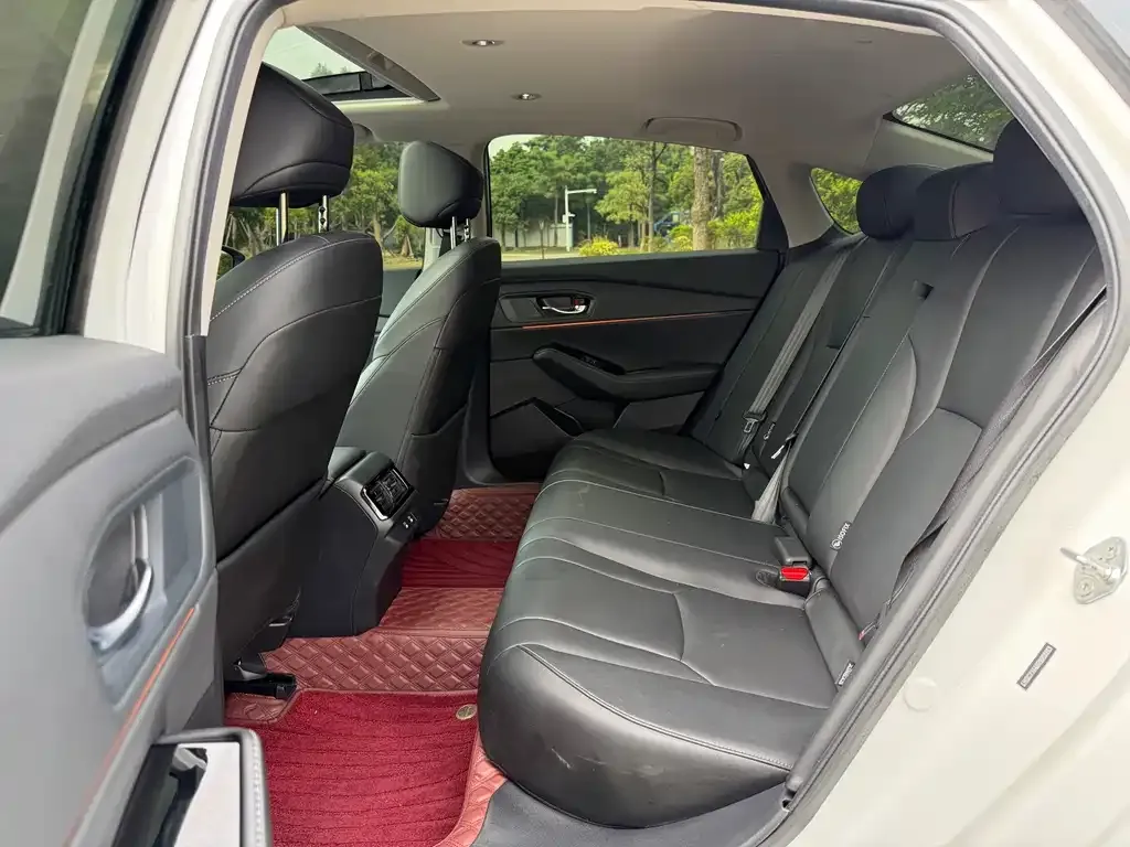 Honda Accord — фото 10