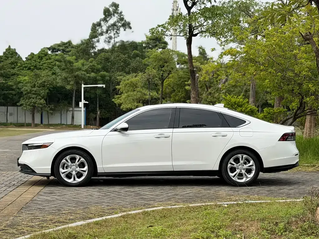 Honda Accord — фото 6