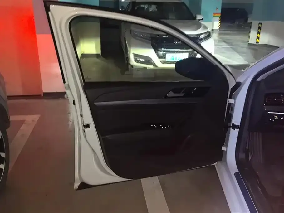 Volkswagen Lavida 2023 из CN, фото 7