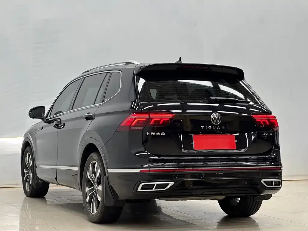 Volkswagen Tiguan L — фото 7