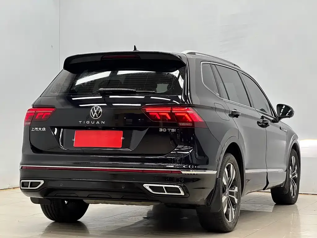 Volkswagen Tiguan L — фото 9