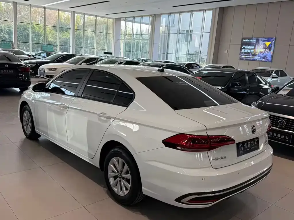 Volkswagen Bora 2024 из CN, фото 5