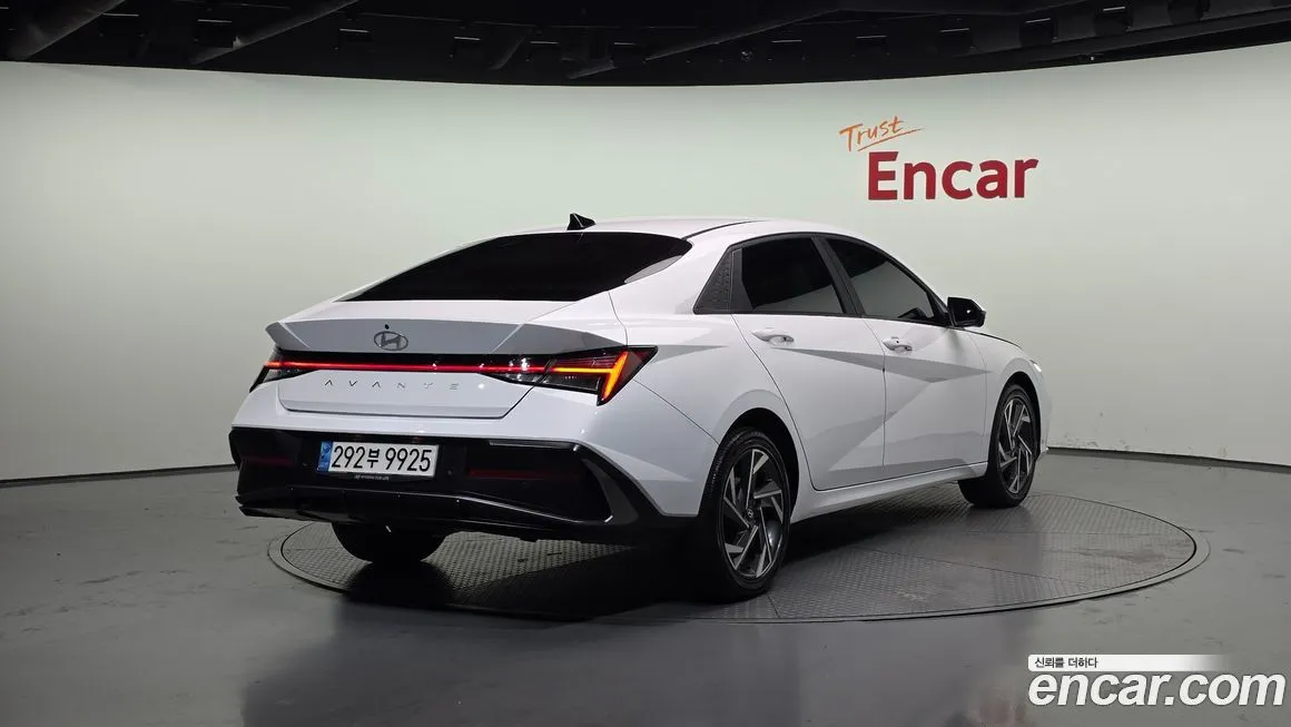 Hyundai AVANTE — фото 2