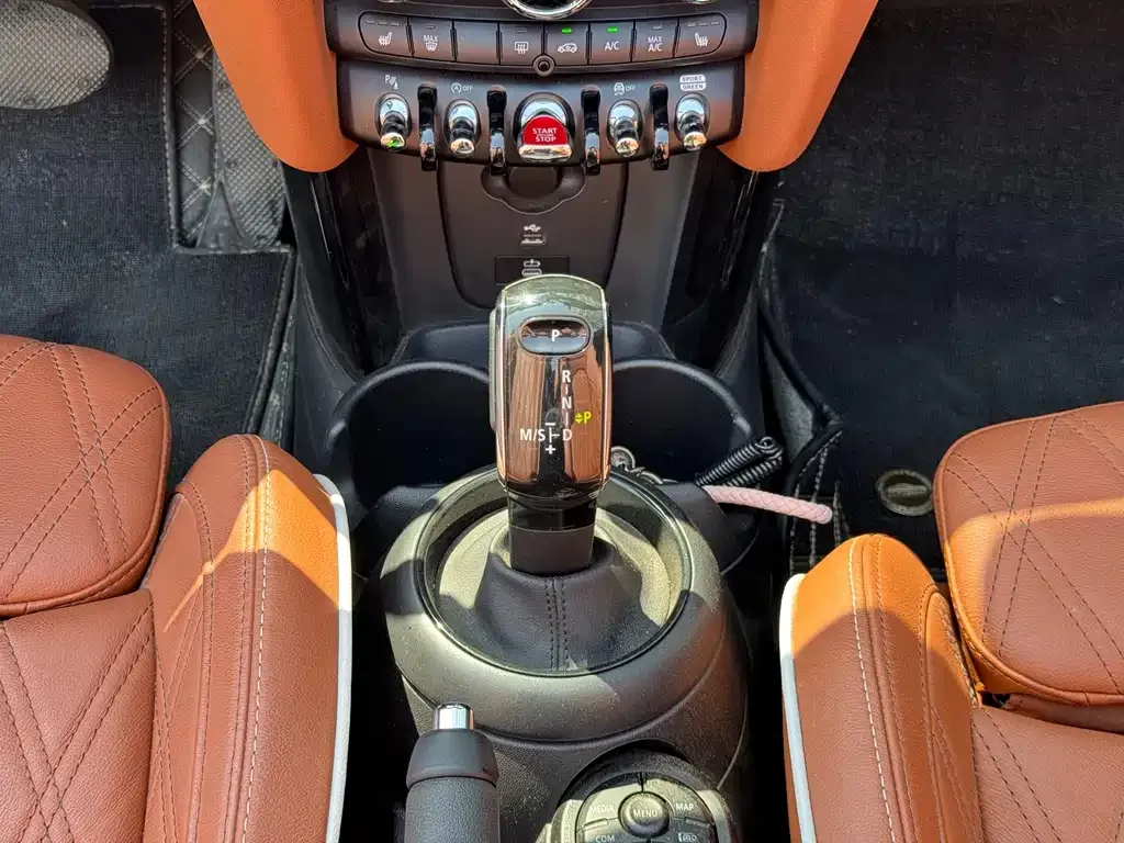 MINI Cooper (3-door) 2023 из CN, фото 10
