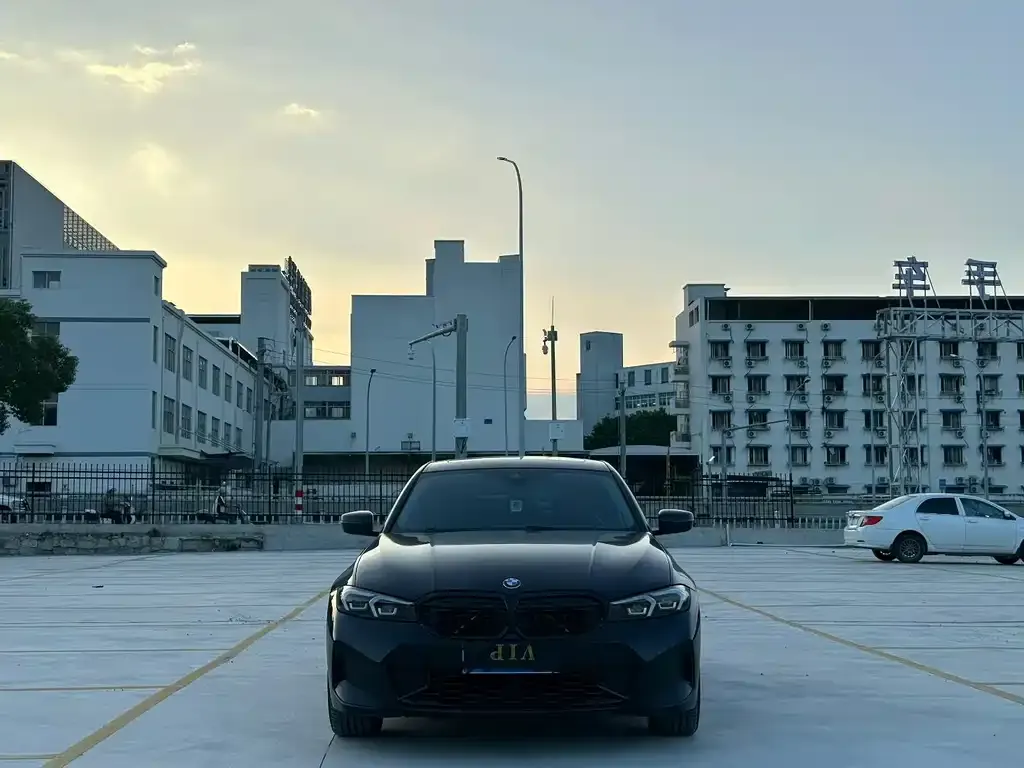 BMW 3 Series 2023 из CN, фото 1