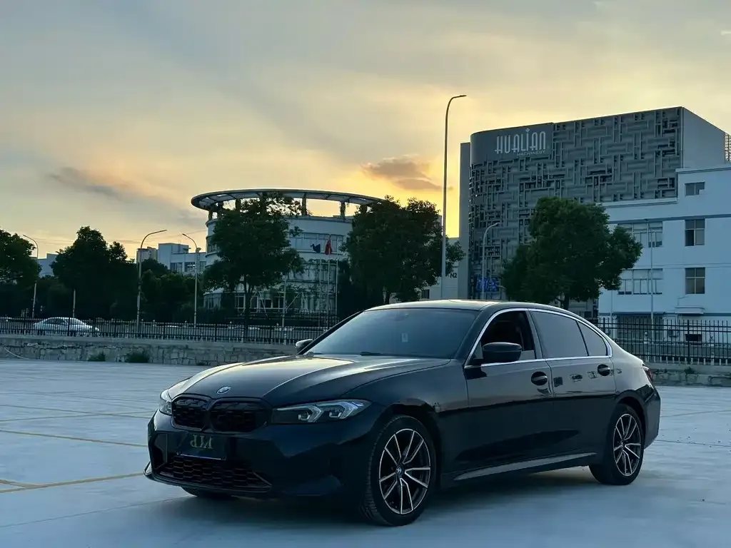 BMW 3 Series 2023 из CN, фото 2
