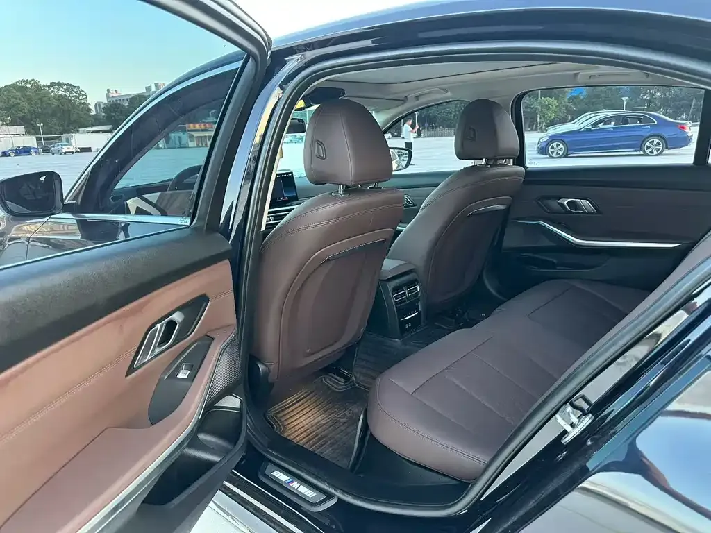 BMW 3 Series 2023 из CN, фото 6