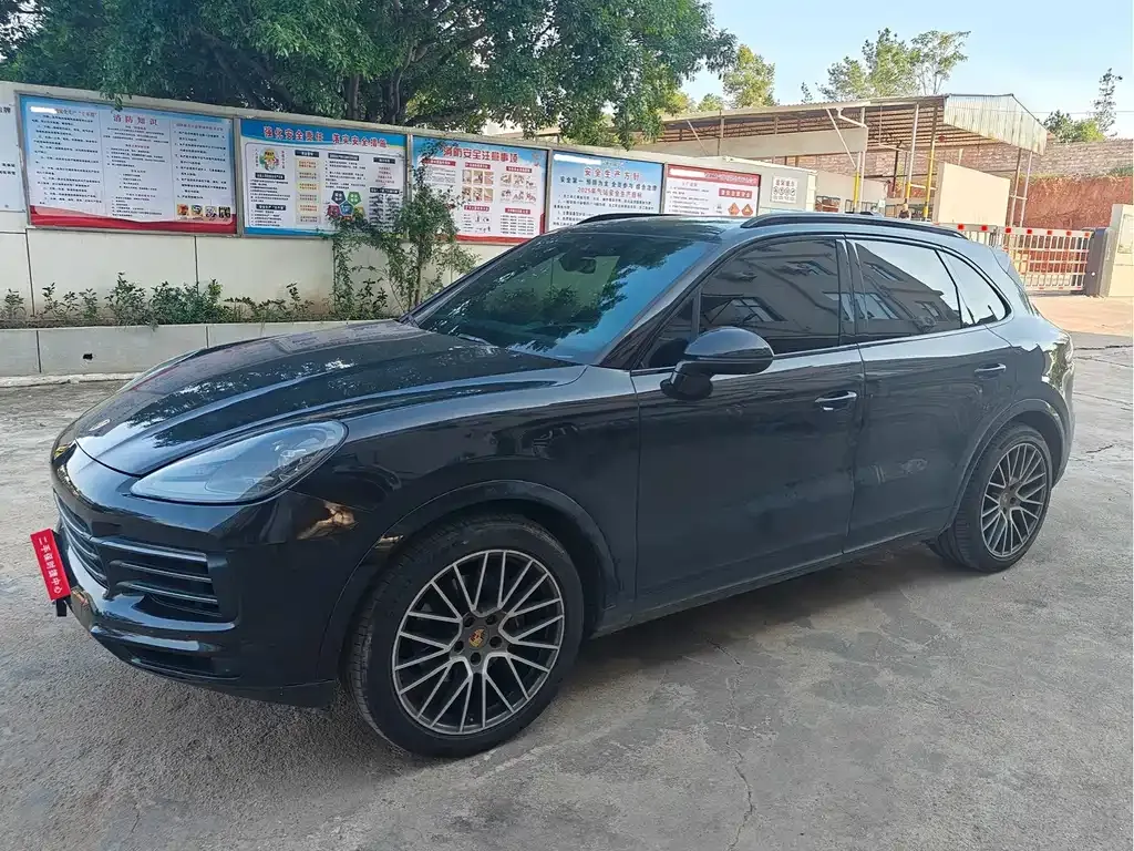 Porsche Cayenne 2023 из CN, фото 1