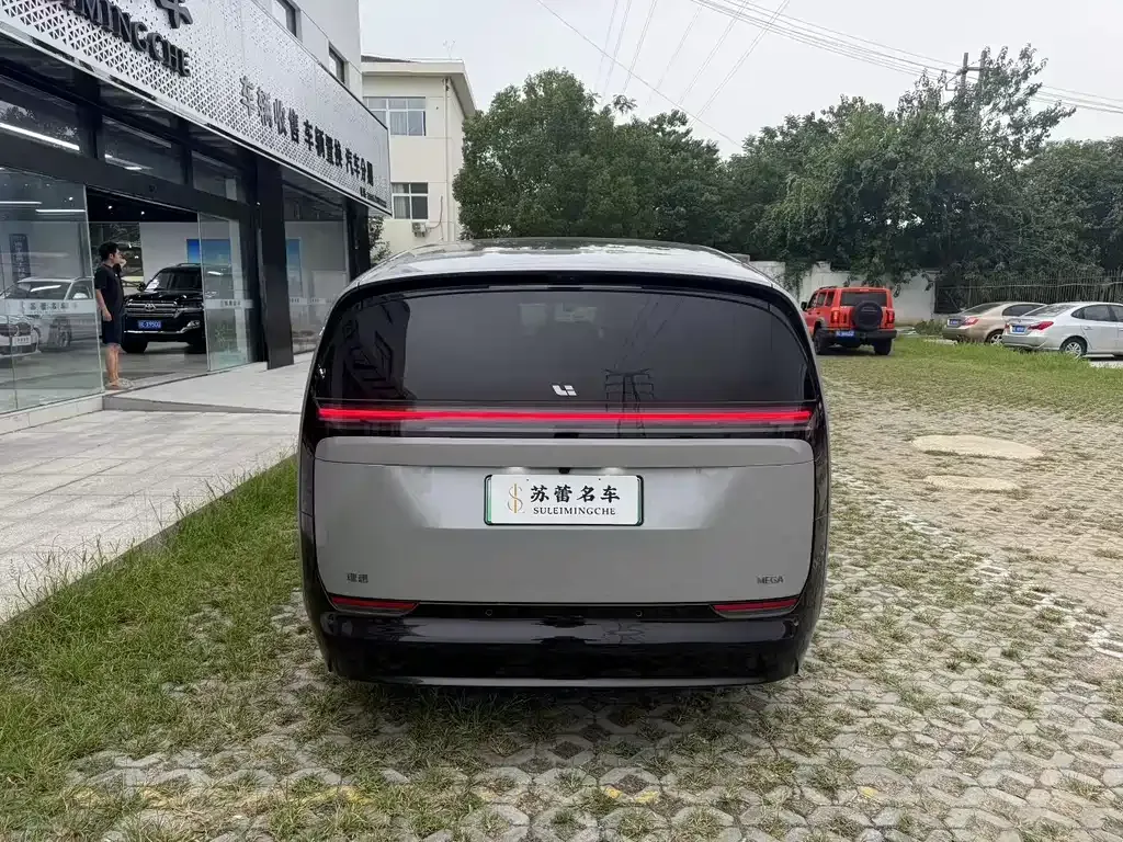Li Auto MEGA — фото 3