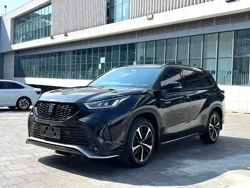 Toyota Crown Kluger 2023 из CN, фото 1