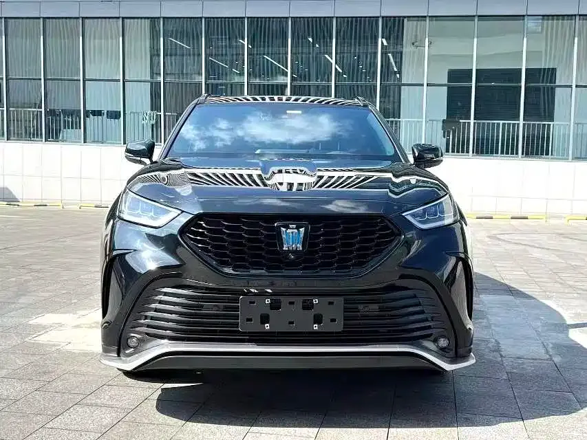 Toyota Crown Kluger 2023 из CN, фото 2