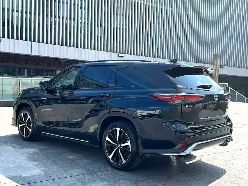 Toyota Crown Kluger 2023 из CN, фото 7