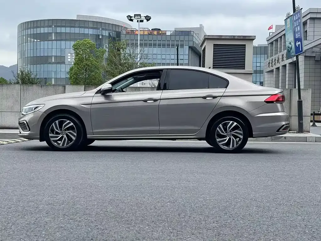 Volkswagen Bora 2023 из CN, фото 7