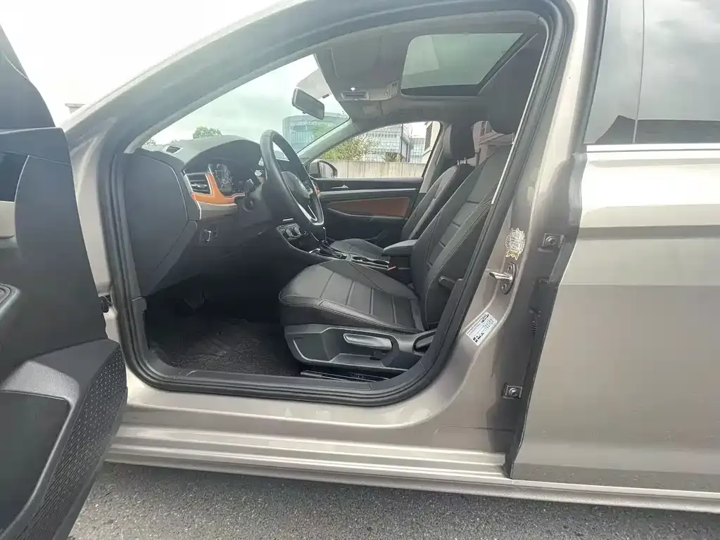 Volkswagen Bora 2023 из CN, фото 8
