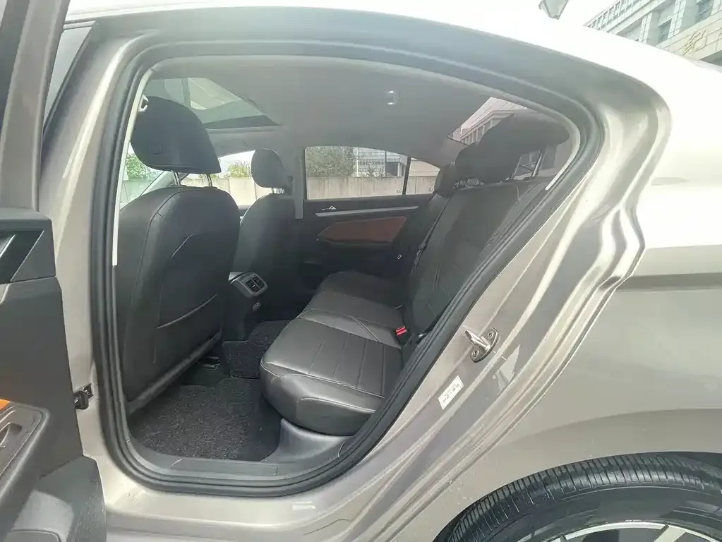 Volkswagen Bora 2023 из CN, фото 9