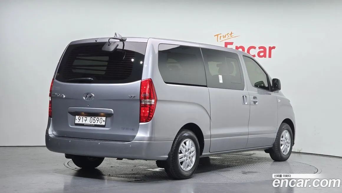 Hyundai Starex — фото 2