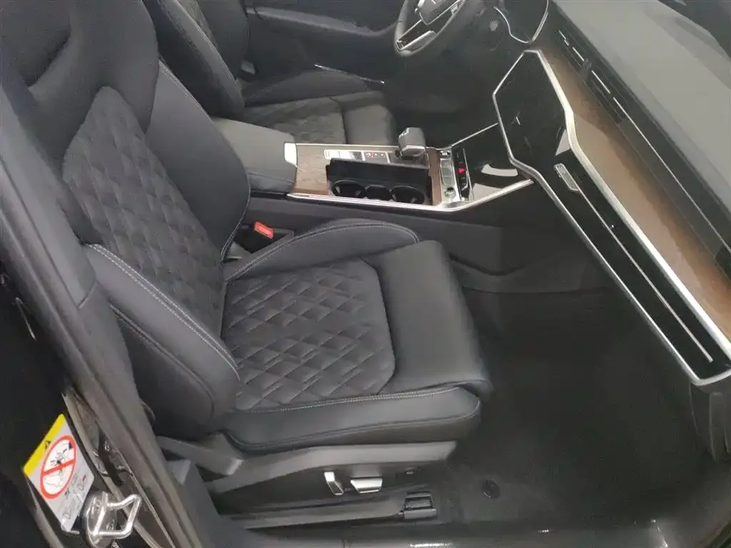 Audi A6L 2025 из CN, фото 4