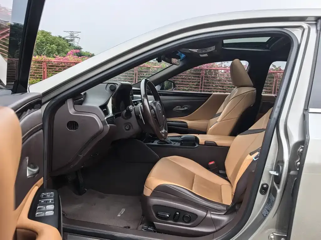 Lexus ES 2021 из CN, фото 5