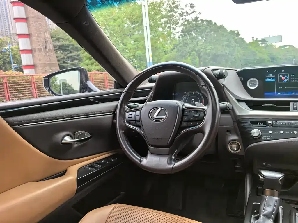 Lexus ES 2021 из CN, фото 7