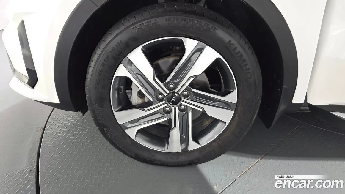 Kia Sorento — фото 5