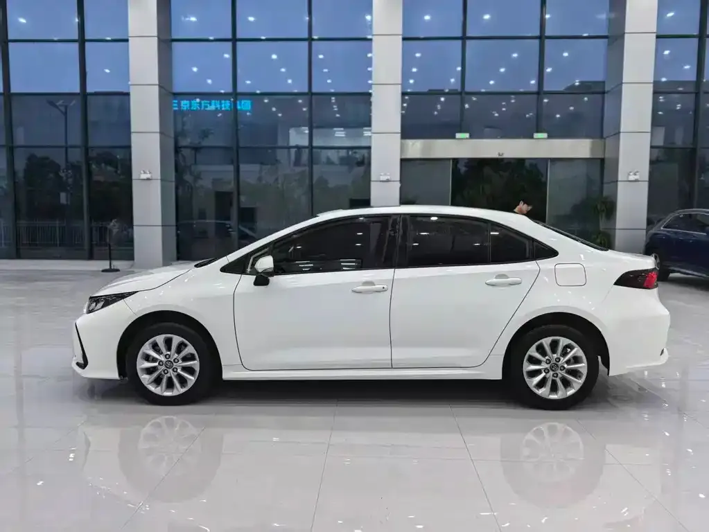 Toyota Corolla 2022 из CN, фото 7
