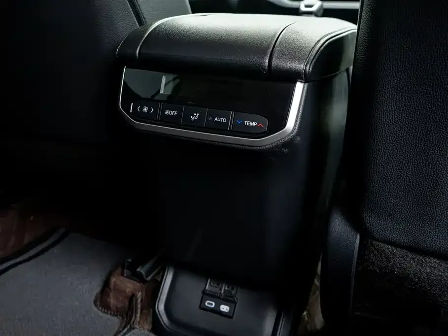 Toyota Highlander 2024 из CN, фото 7