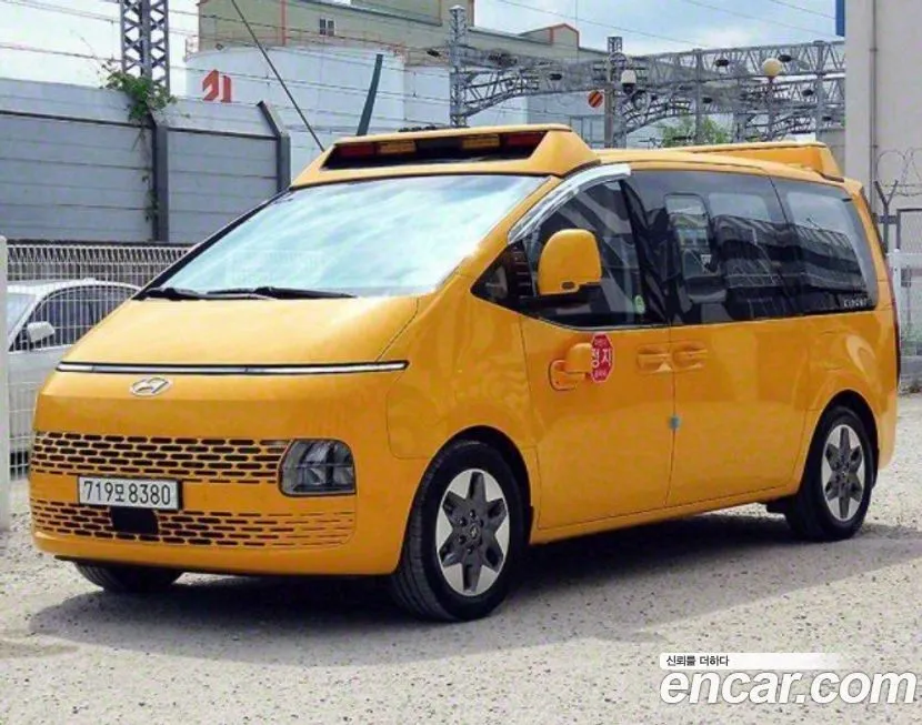 Hyundai Staria 2023 из KR, фото 2