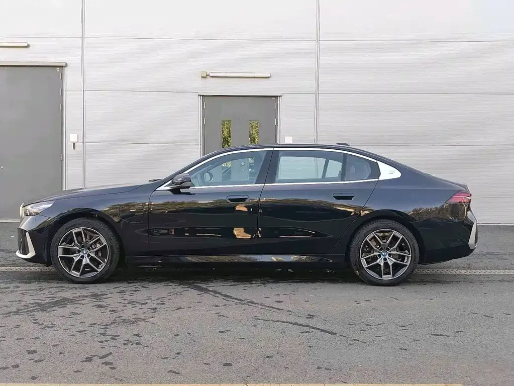 BMW i5 2024 из CN, фото 2
