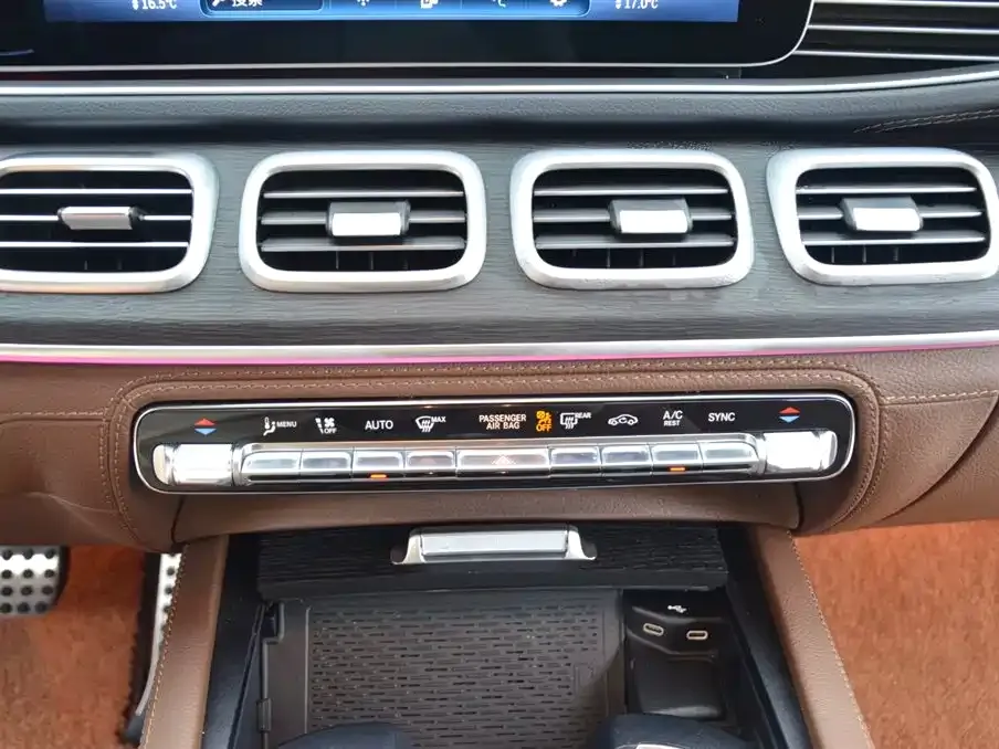 Mercedes-Benz GLS — фото 10