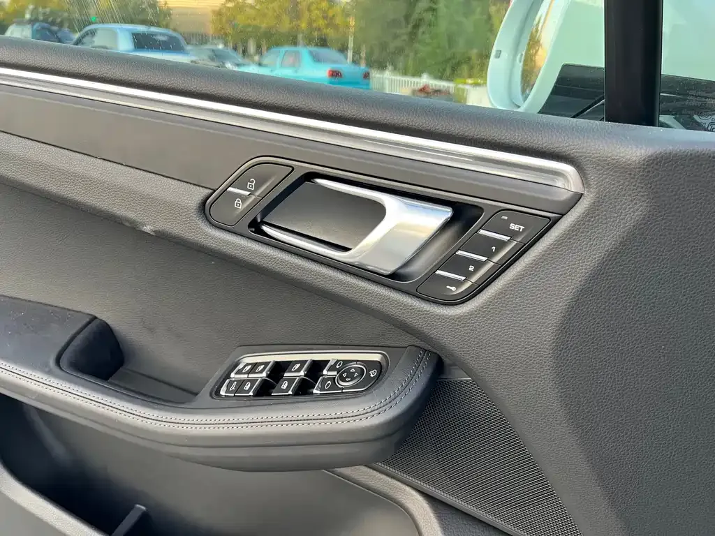 Porsche Macan 2025 из CN, фото 5