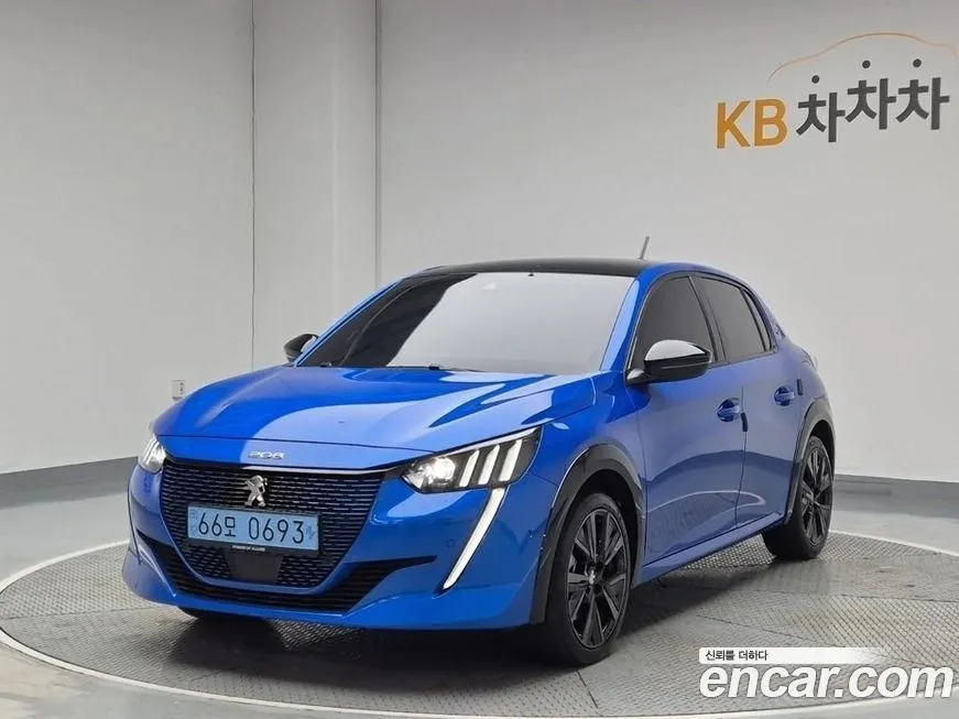 Peugeot 208 2023 из KR, фото 1