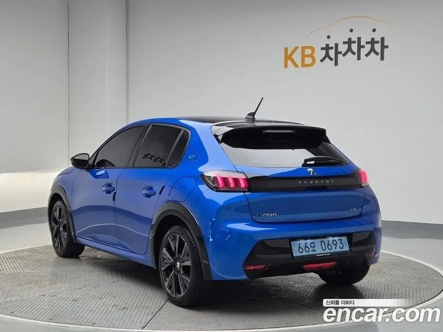 Peugeot 208 2023 из KR, фото 2