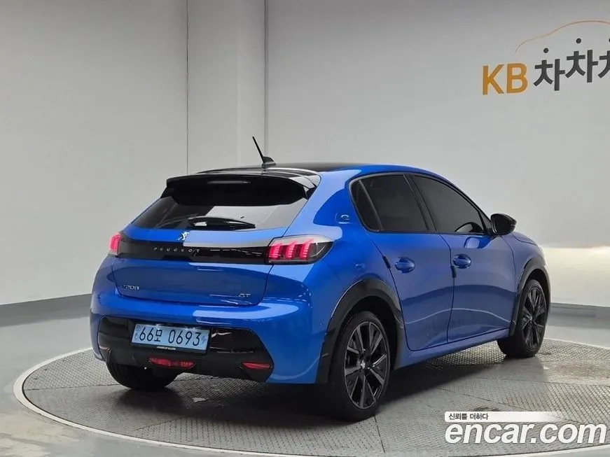 Peugeot 208 2023 из KR, фото 3