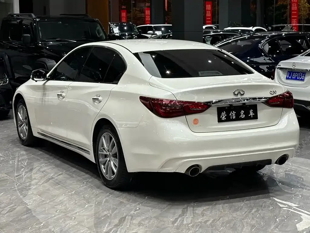 Infiniti Q50L — фото 5