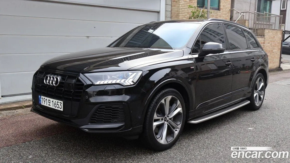 Audi Q7 2023 из KR, фото 2