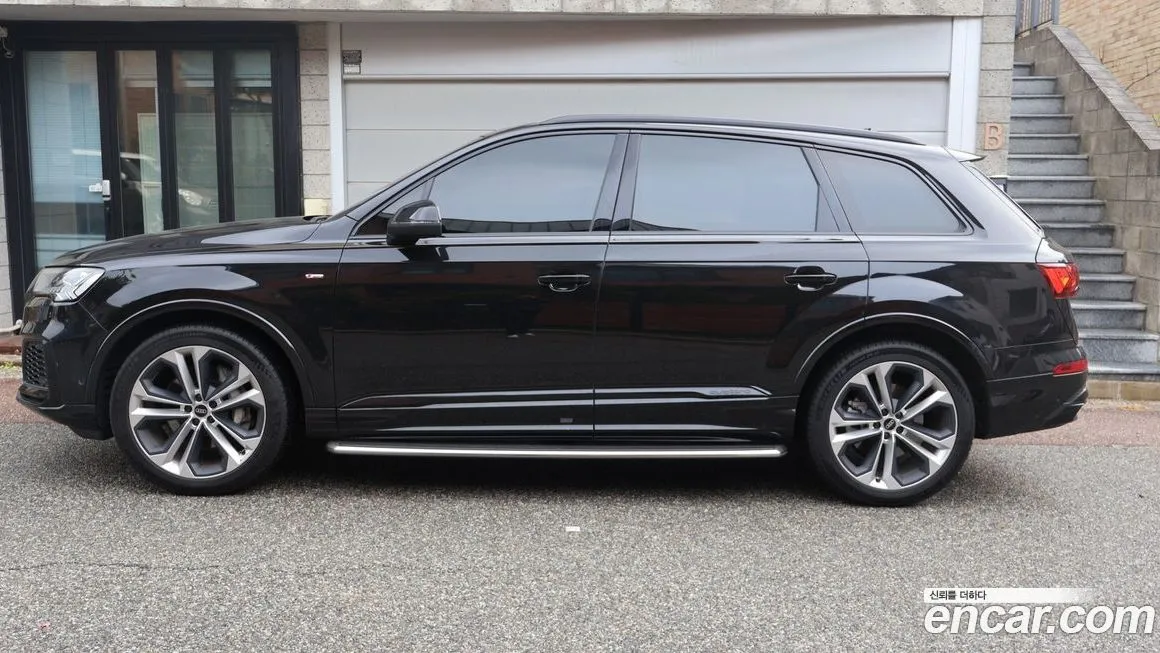 Audi Q7 2023 из KR, фото 3
