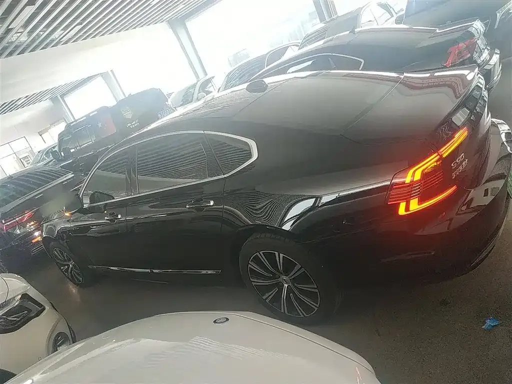 Volvo S90 PHEV 2021 из CN, фото 5