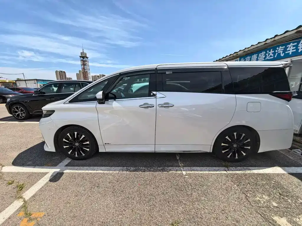 Toyota Alphard 2023 из CN, фото 3
