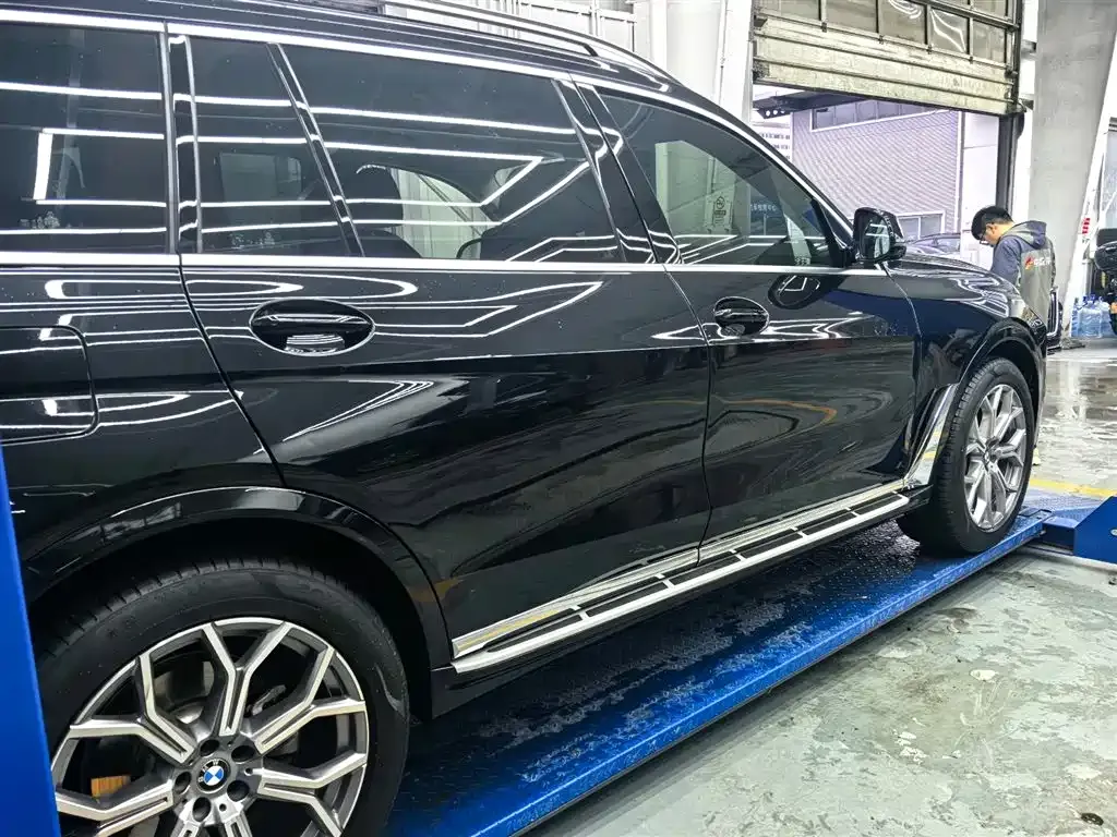 BMW X7 — фото 10
