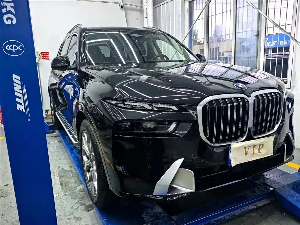 BMW X7 — фото 9