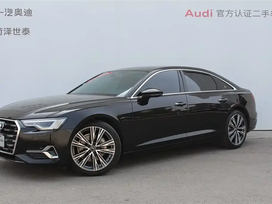 Audi A6L — фото 1