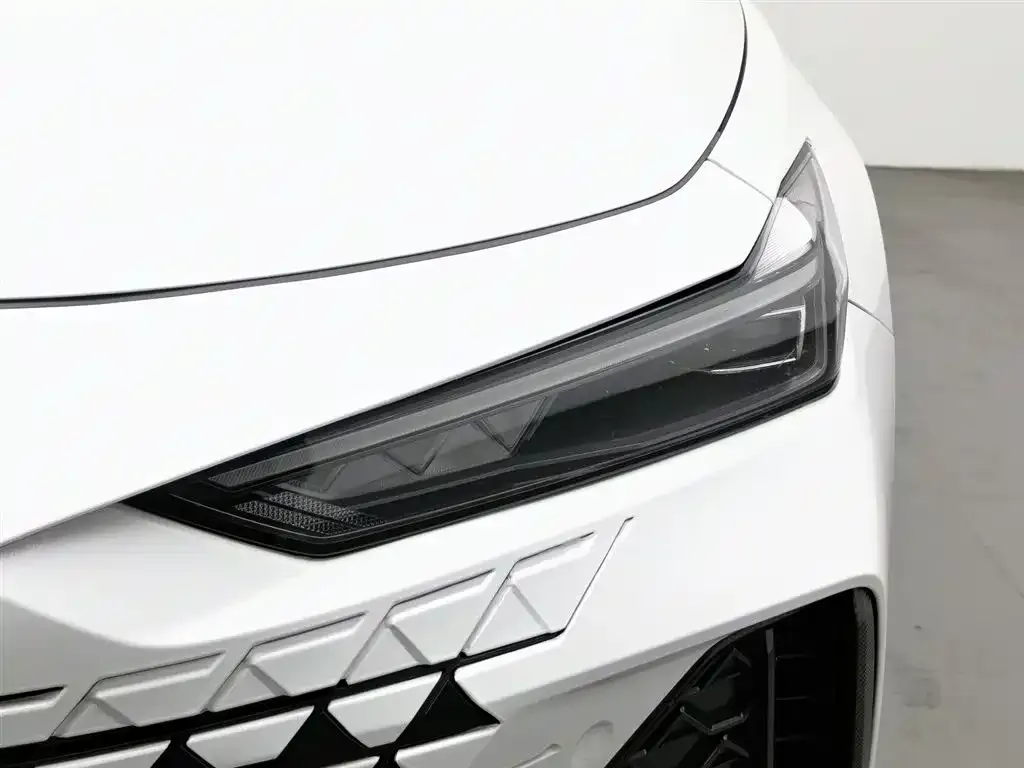 Changan UNI-V 2023 из CN, фото 7