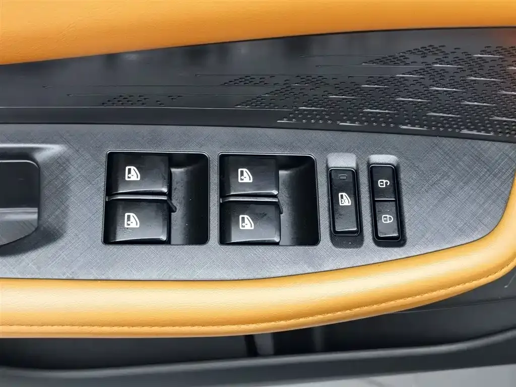 Changan UNI-V 2023 из CN, фото 9