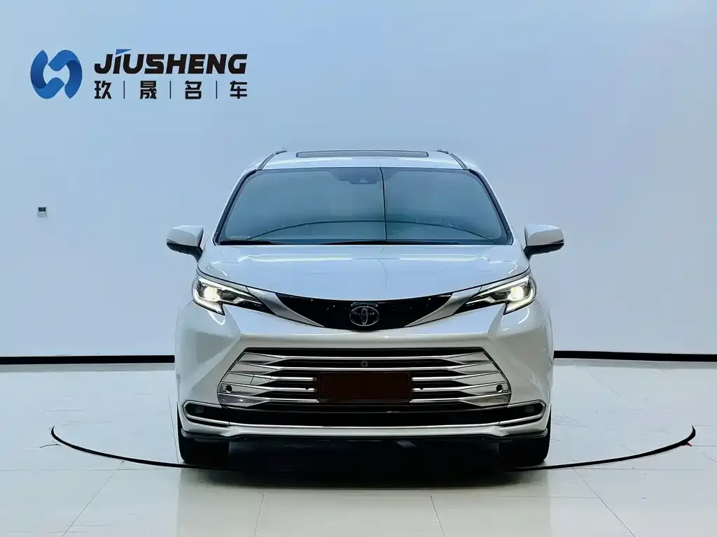 Toyota Sienna — фото 2