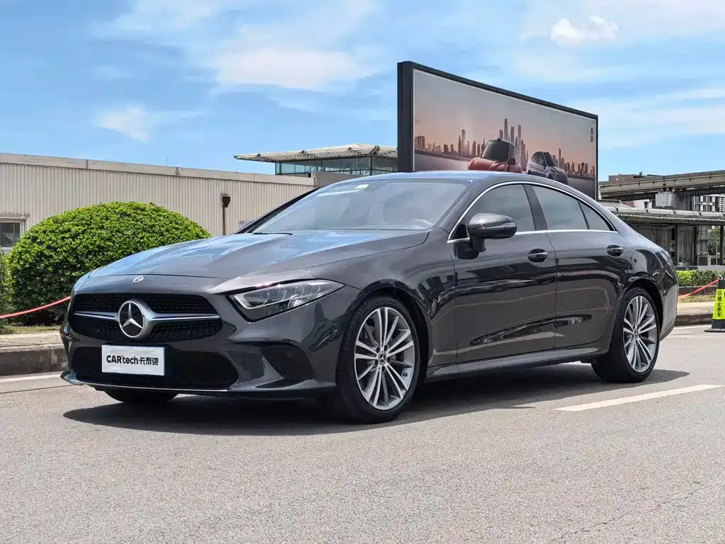 Mercedes-Benz CLS — фото 1