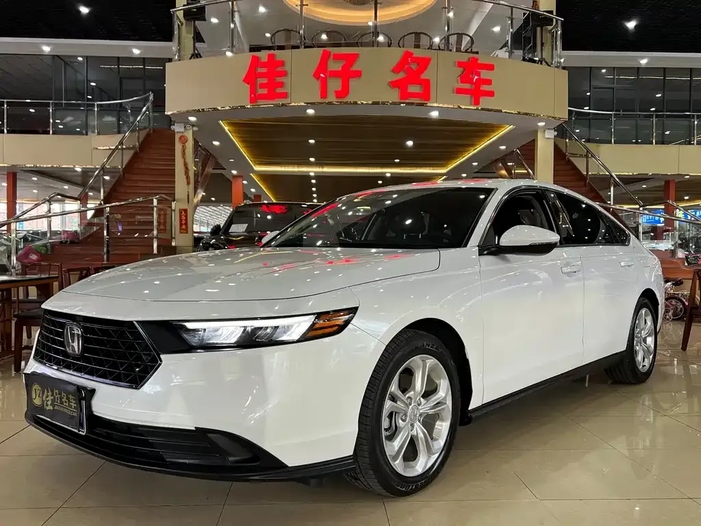 Honda Accord — фото 1