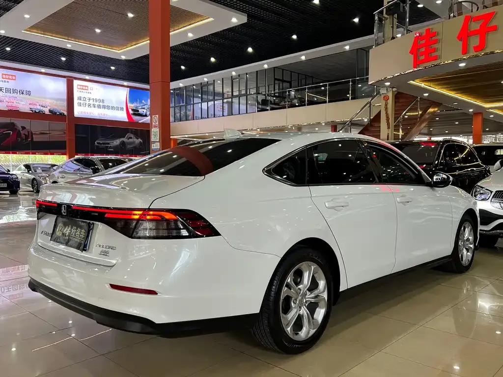 Honda Accord — фото 5